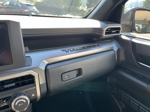 Certified 2026 Toyota Tacoma TRD Off-Road AWD/4WD image 24