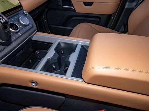 New 2026 Land Rover Defender 110 X AWD/4WD image 31