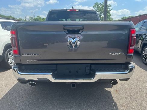 Used 2023 RAM 1500 Laramie AWD/4WD image 3