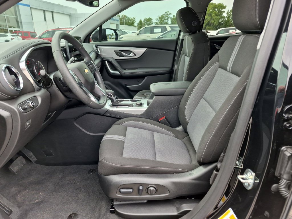 New 2026 Chevrolet Blazer LT w/ Convenience Package FWD image 15