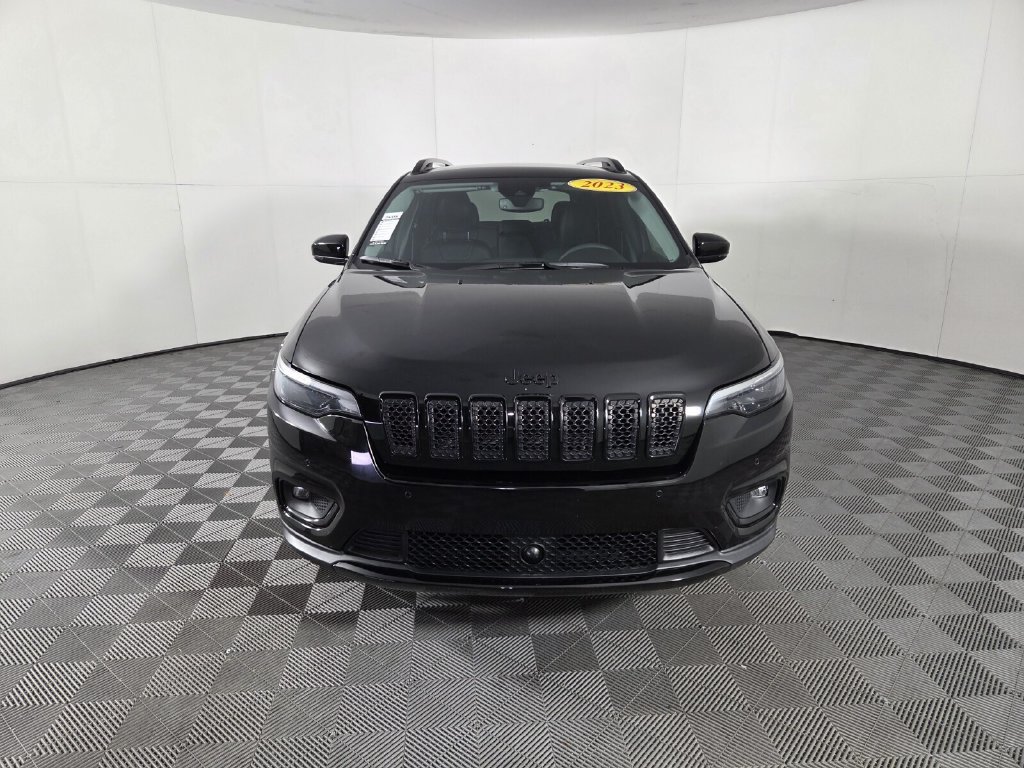 Used 2023 Jeep Cherokee Altitude Lux AWD/4WD image 3
