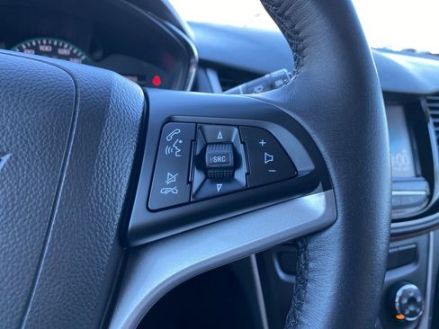 Used 2017 Chevrolet Trax LT w/ LT Convenience Package image 25