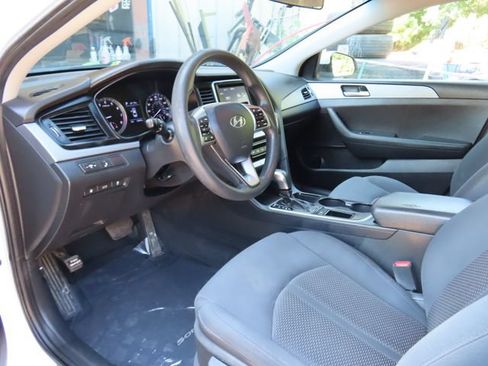 Used 2019 Hyundai Sonata SE FWD image 17