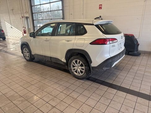 Used 2023 Toyota Corolla Cross L image 3