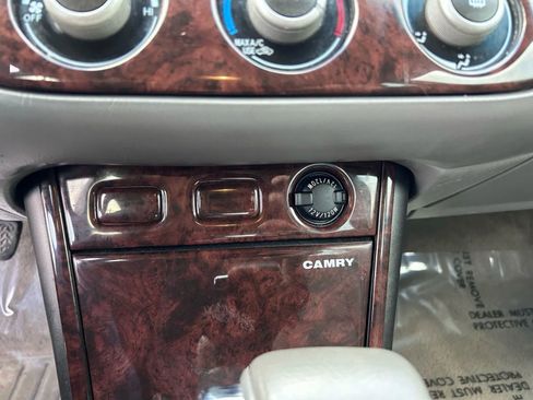 Used 2005 Toyota Camry LE image 22