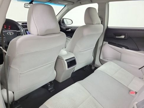 Used 2014 Toyota Camry LE image 11