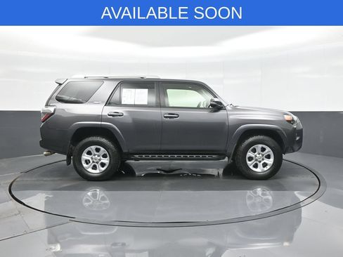 Used 2017 Toyota 4Runner SR5 Premium w/ Convenience Package AWD/4WD image 8