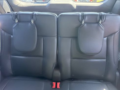 Used 2025 Ford Explorer ST AWD/4WD image 31