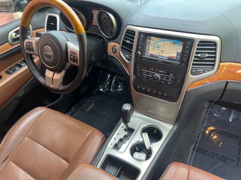 Used 2012 Jeep Grand Cherokee Overland w/ Trailer Tow Group IV image 14