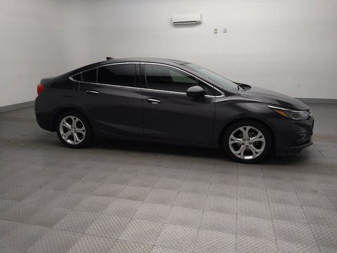 Used 2017 Chevrolet Cruze Premier image 11
