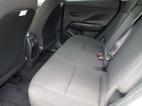 Used 2025 Hyundai Kona SEL FWD image 16