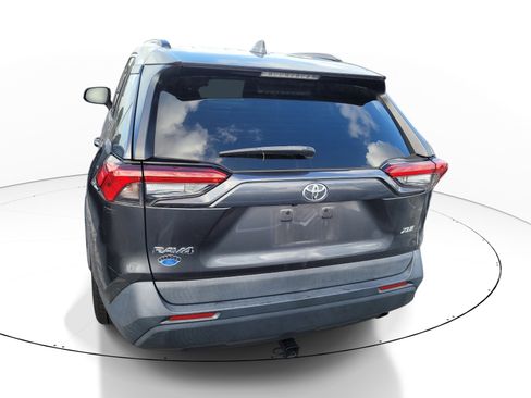 Used 2021 Toyota RAV4 XLE Premium FWD image 6