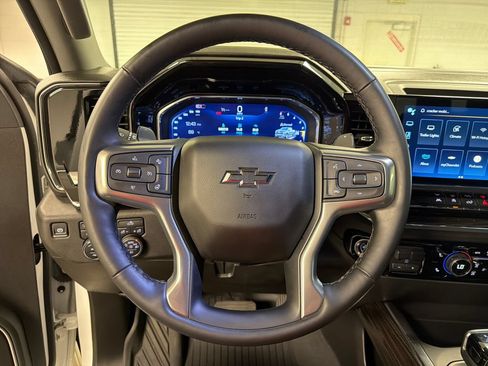 Used 2025 Chevrolet Silverado 1500 RST w/ Z71 Off-Road Package AWD/4WD image 31