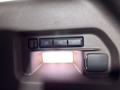 Used 2023 Ford Explorer Platinum w/ Technology Package image 10