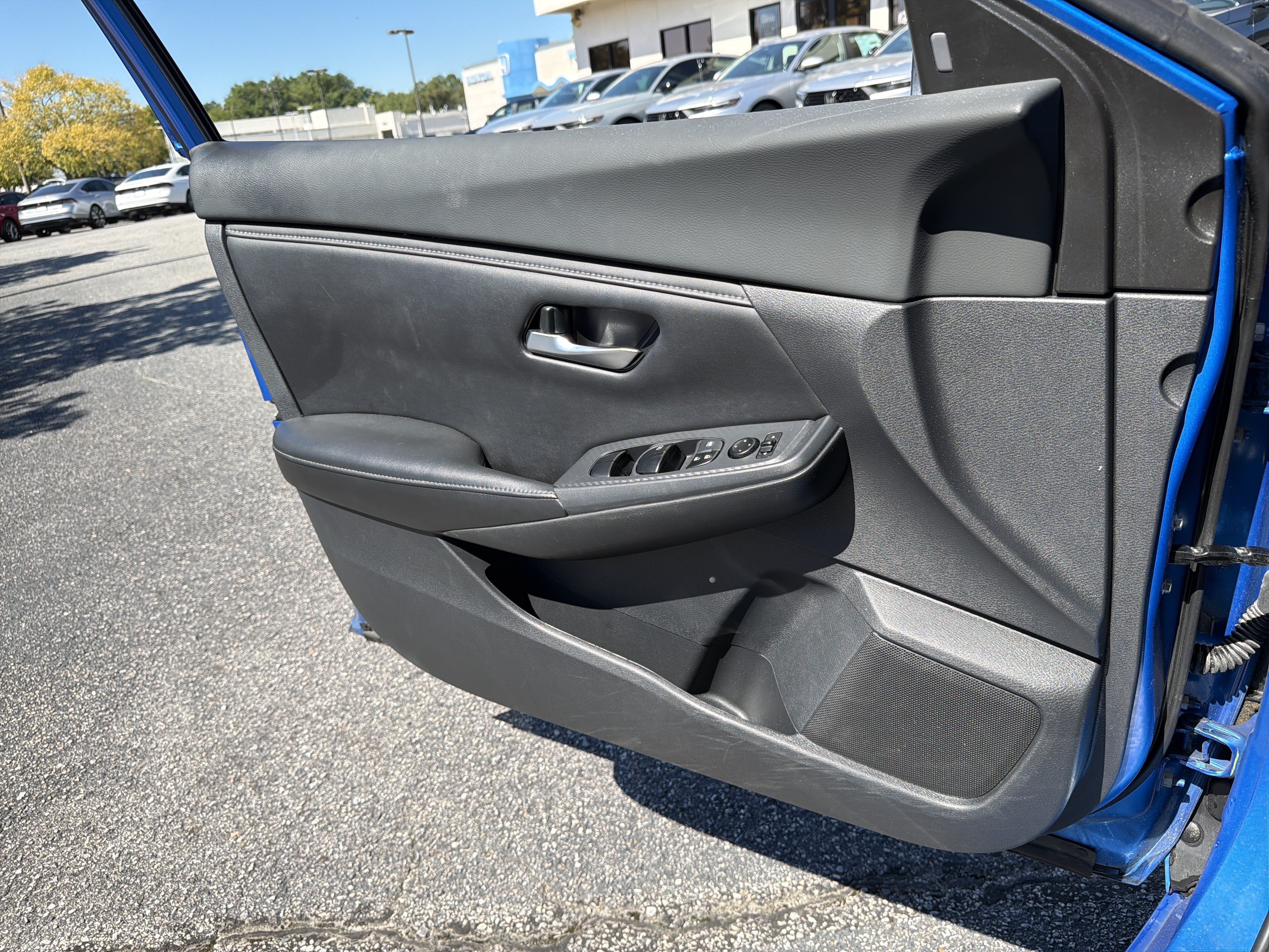 Used 2022 Nissan Sentra SV w/ All-Weather Package FWD image 12