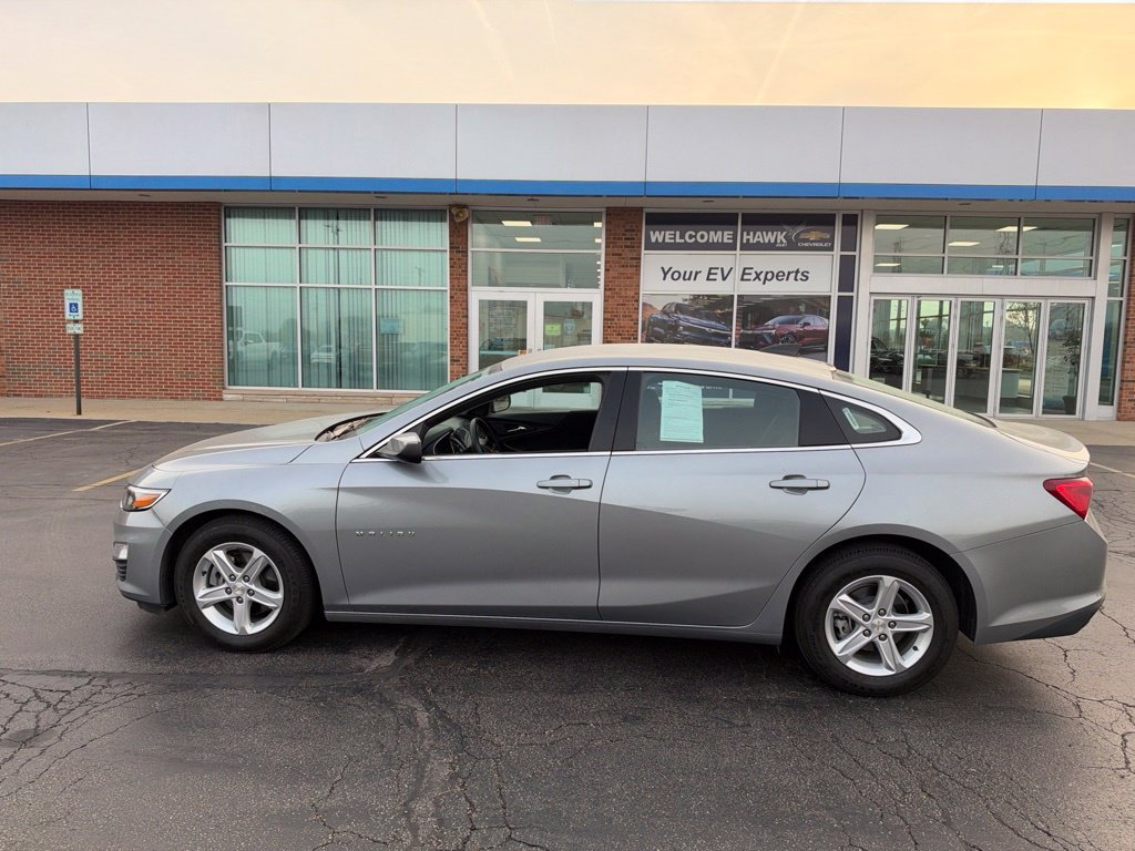 Used 2024 Chevrolet Malibu LS FWD image 2