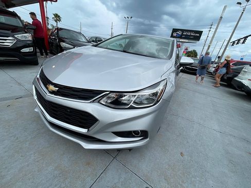 Used 2018 Chevrolet Cruze LS FWD image 4