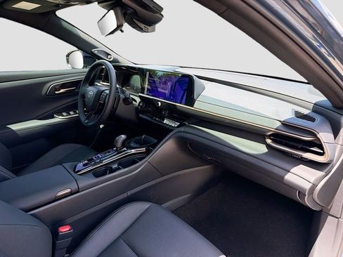 Used 2026 Toyota Crown Signia w/ Advanced Technology Package image 15