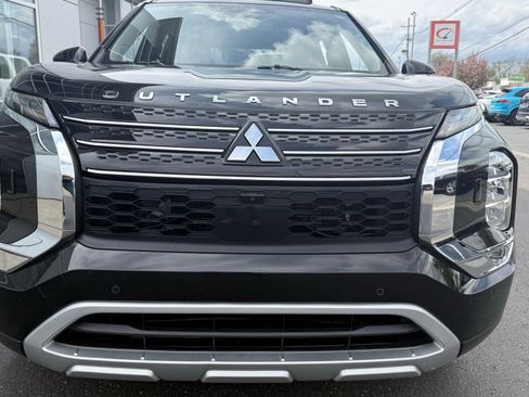 Used 2024 Mitsubishi Outlander SE AWD/4WD image 12