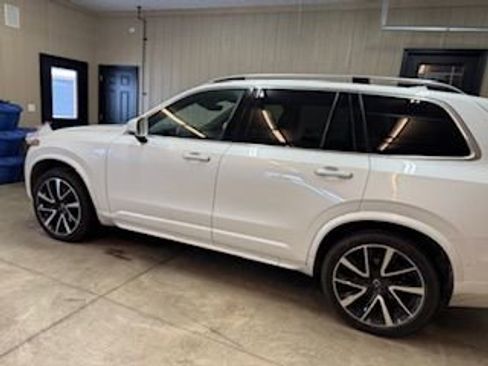 Used 2018 Volvo XC90 T6 Momentum w/ Convenience Package image 3