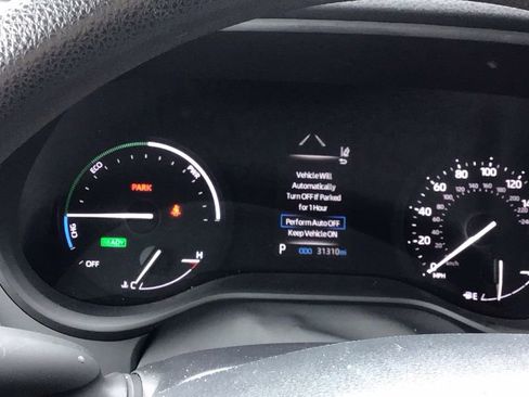 Used 2024 Toyota Sienna LE image 19