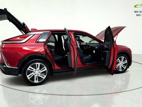 Used 2024 Cadillac Lyriq Tech w/ LPO, Floor Liner Package AWD/4WD image 19