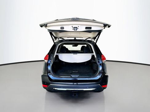 Used 2020 Nissan Rogue SV w/ Premium Package FWD image 26