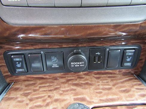 Used 2018 Nissan Armada SL AWD/4WD image 21