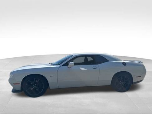 Used 2019 Dodge Challenger R/T w/ Driver Convenience Group image 3