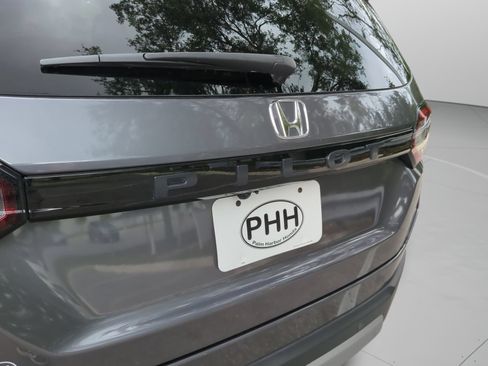 Certified 2025 Honda Pilot EX-L image 31