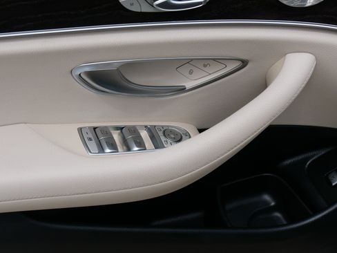 Used 2020 Mercedes-Benz E 350 Sedan image 28