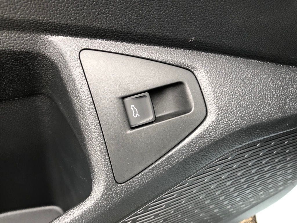 Used 2026 Volkswagen Jetta SEL FWD image 6