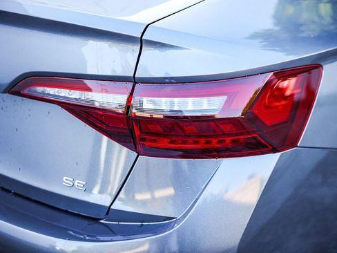 Used 2022 Volkswagen Jetta SE image 11