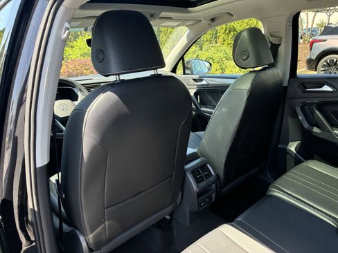 Used 2024 Volkswagen Tiguan SE image 14