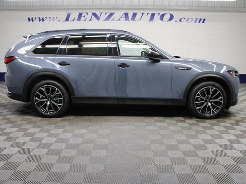 Used 2025 MAZDA CX-70 Plug-In Hybrid w/ Premium Pkg AWD/4WD image 2