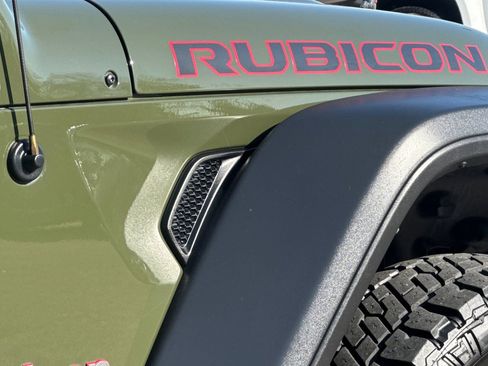 Used 2022 Jeep Gladiator Rubicon image 32