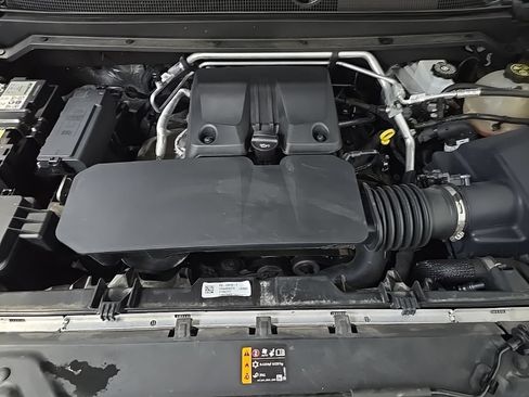 Used 2023 Chevrolet Colorado Z71 w/ Z71 Convenience Package 2 AWD/4WD image 15