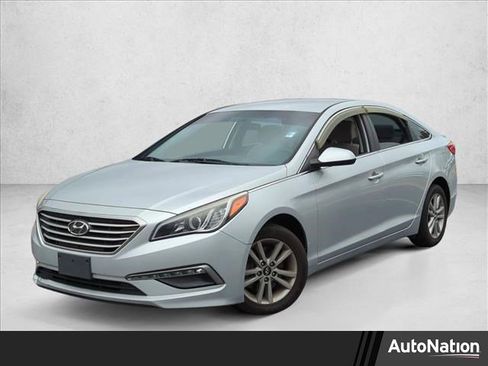 Used 2015 Hyundai Sonata SE image 1