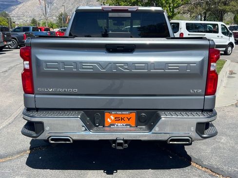 Used 2020 Chevrolet Silverado 1500 LTZ w/ LTZ Premium Package AWD/4WD image 12