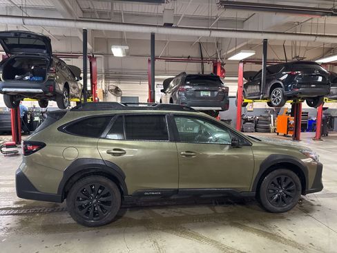 Used 2023 Subaru Outback Onyx Edition image 9