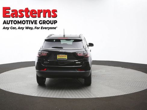 Used 2022 Jeep Compass Latitude w/ Convenience Group AWD/4WD image 38