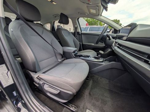 Used 2025 Kia K4 FWD image 30