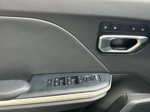 Used 2025 Kia K4 GT-Line w/ GT-Line Premium Package FWD image 8