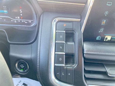 Used 2023 Chevrolet Suburban LT w/ LT Signature Plus Package image 44