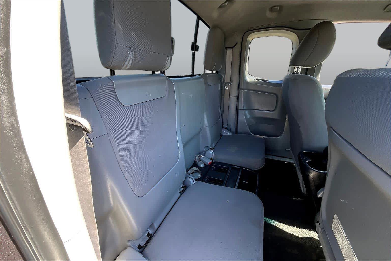 Used 2012 Toyota Tacoma PreRunner w/ SR5 Pkg RWD image 19