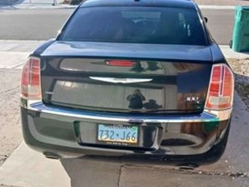 Used 2013 Chrysler 300 C image 4