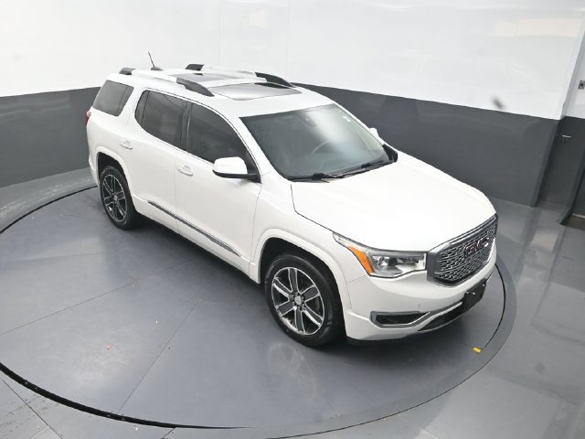 Used 2018 GMC Acadia Denali w/ Technology Package AWD/4WD image 22