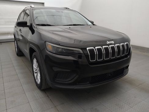 Used 2021 Jeep Cherokee Latitude w/ Mopar Interior Package FWD image 13