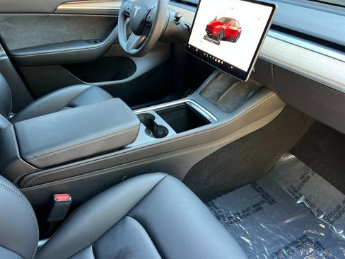 Used 2023 Tesla Model Y Long Range AWD/4WD image 16