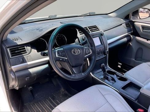 Used 2017 Toyota Camry SE FWD image 12